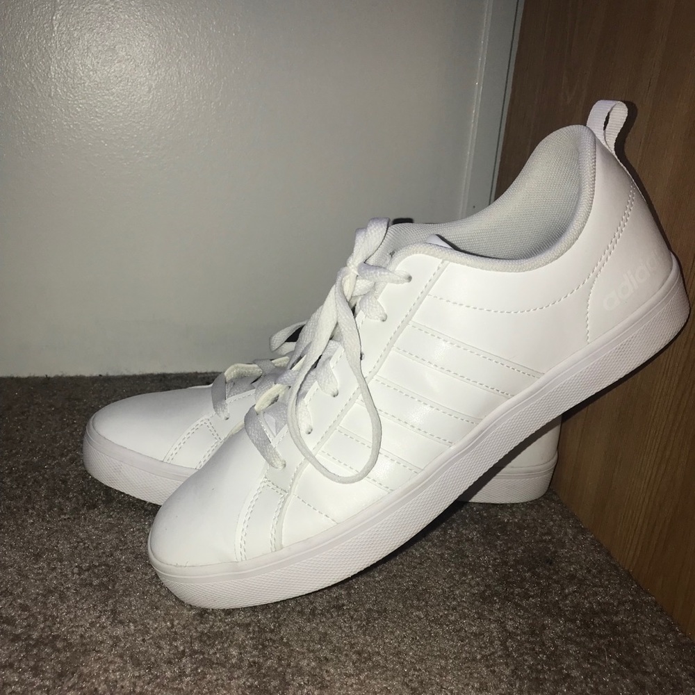 Adidas court shoe